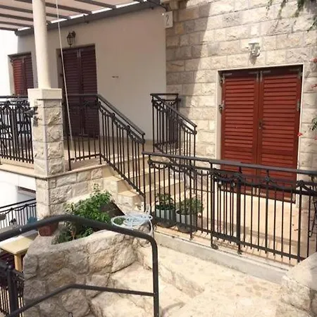 Mit Terrasse Štikovica